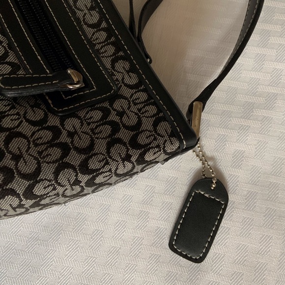 Black double G canvas handbag purse with two zipper compartments, single… - Picture 4 of 8